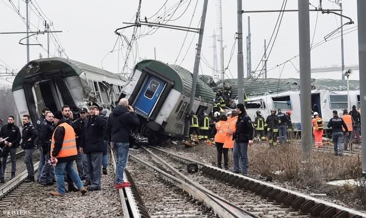 Dráma a Délinél: Kisiklott egy mozdony, teljesen megbénult a vonatforgalom! Cikk a hozzászólásoknál olvasható!